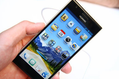 華為Ascend P2 以優雅曲線與智慧內核，詮釋科技美學新風尚